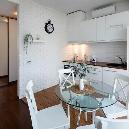 Ziedondarza Park One Bedroom With Balcony アパート