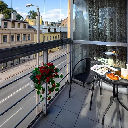 アパート Ziedondarza Park One Bedroom With Balcony リガ