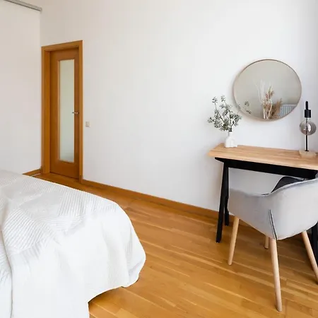 Ziedondarza Park One Bedroom With Balcony アパート